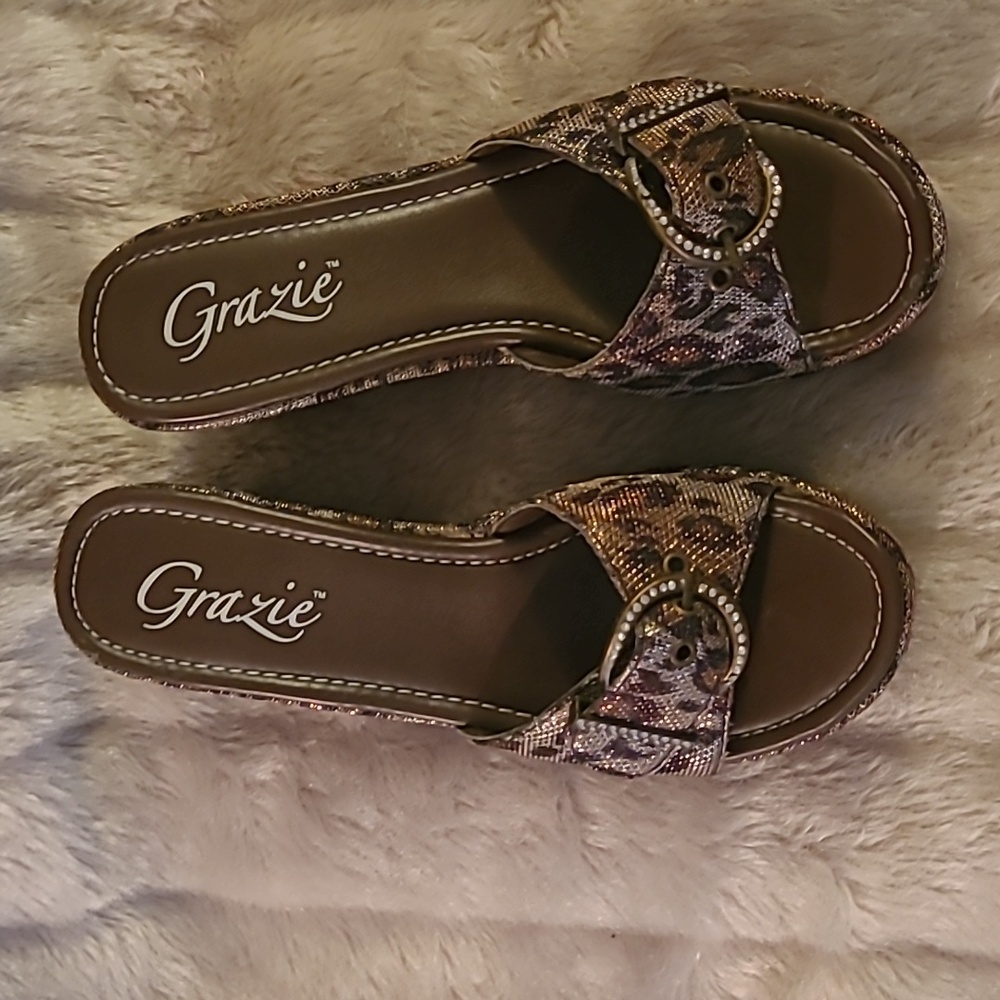 Grazie.  Women's Multicolor Leopard Print Wedge Sandals. Size 8 1/2.